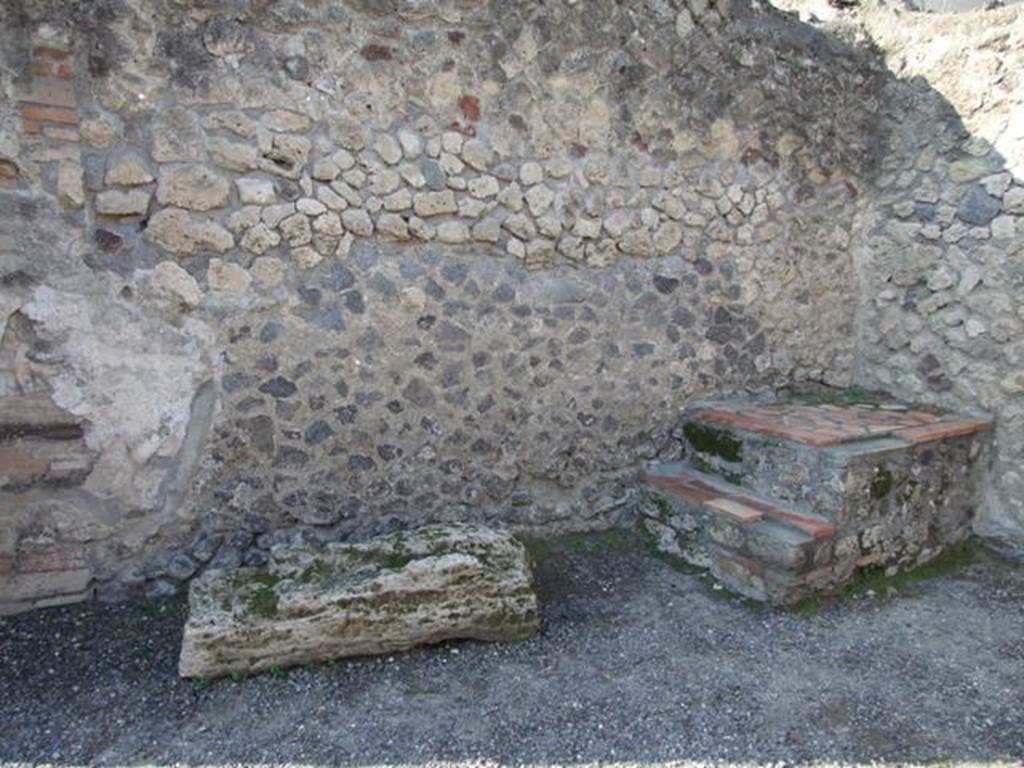 VII 1 5 Pompeii Shop December 2007 West Wall